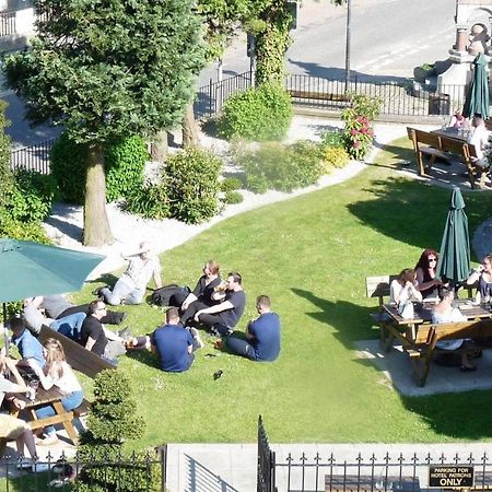Haughton Arms Hotel Alford  Екстериор снимка