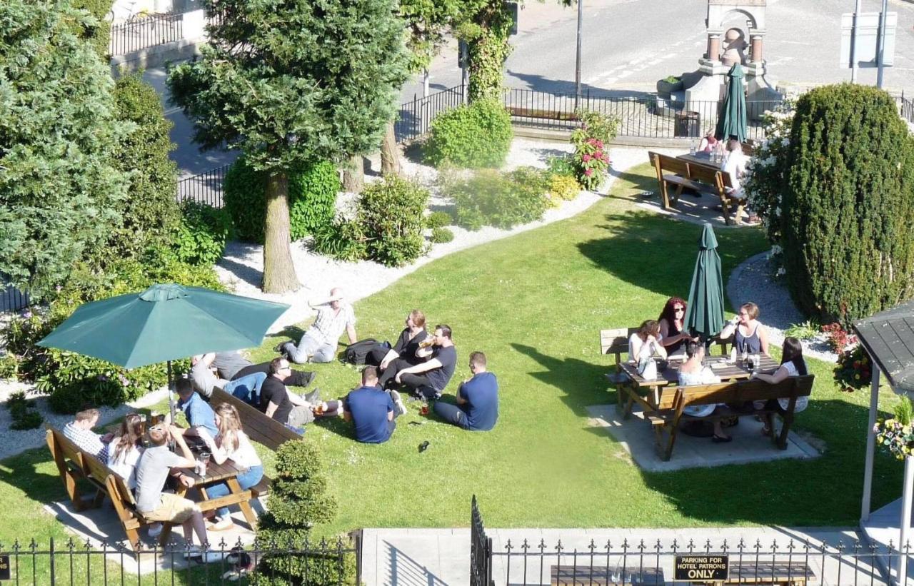 Haughton Arms Hotel Alford  Екстериор снимка