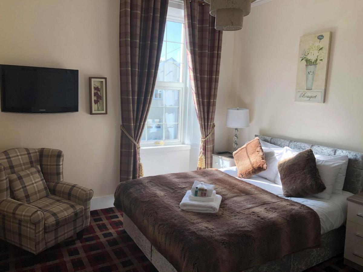 Haughton Arms Hotel Alford  Екстериор снимка