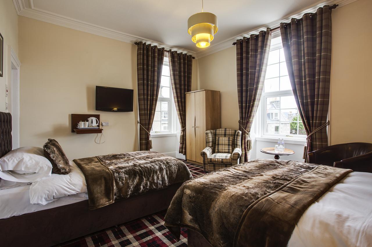 Haughton Arms Hotel Alford  Екстериор снимка