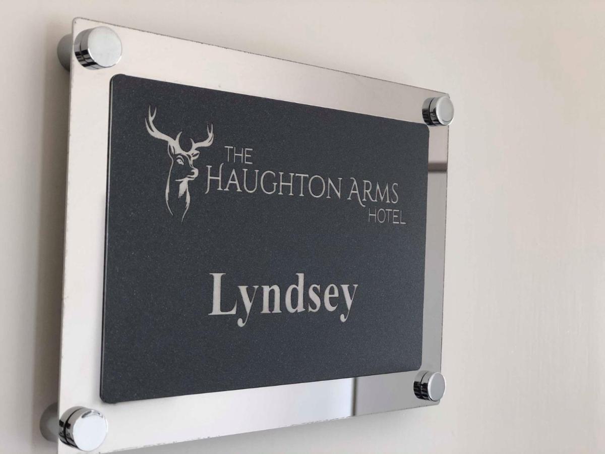 Haughton Arms Hotel Alford  Екстериор снимка