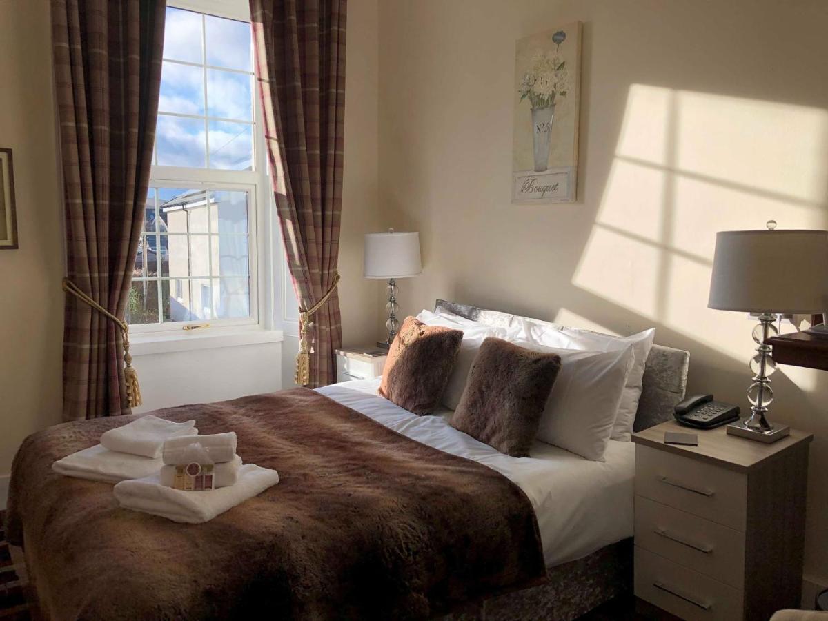 Haughton Arms Hotel Alford  Екстериор снимка